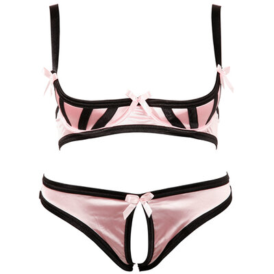 Ensemble soutien-gorge rose à demi ouvert